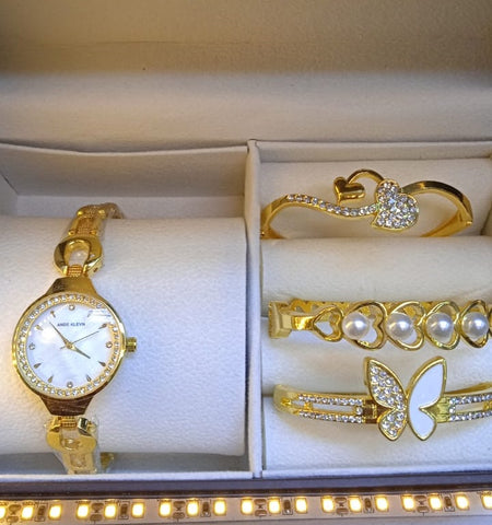 Empress Time With Bracelet Set
